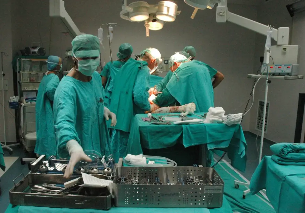 Endoproteza stawu biodrowego NFZ: najszybsze terminy w całej Polsce