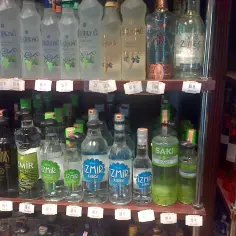 Czy Turcy piją alkohol? Zaskakujące fakty o ich nawykach picia