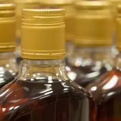 Czy alkohol szkodzi na stawy? Poznaj niebezpieczeństwa dla zdrowia