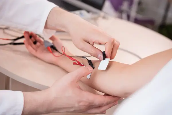 Badanie EMG - wszystko co musisz wiedzieć o elektromiografii mięśni